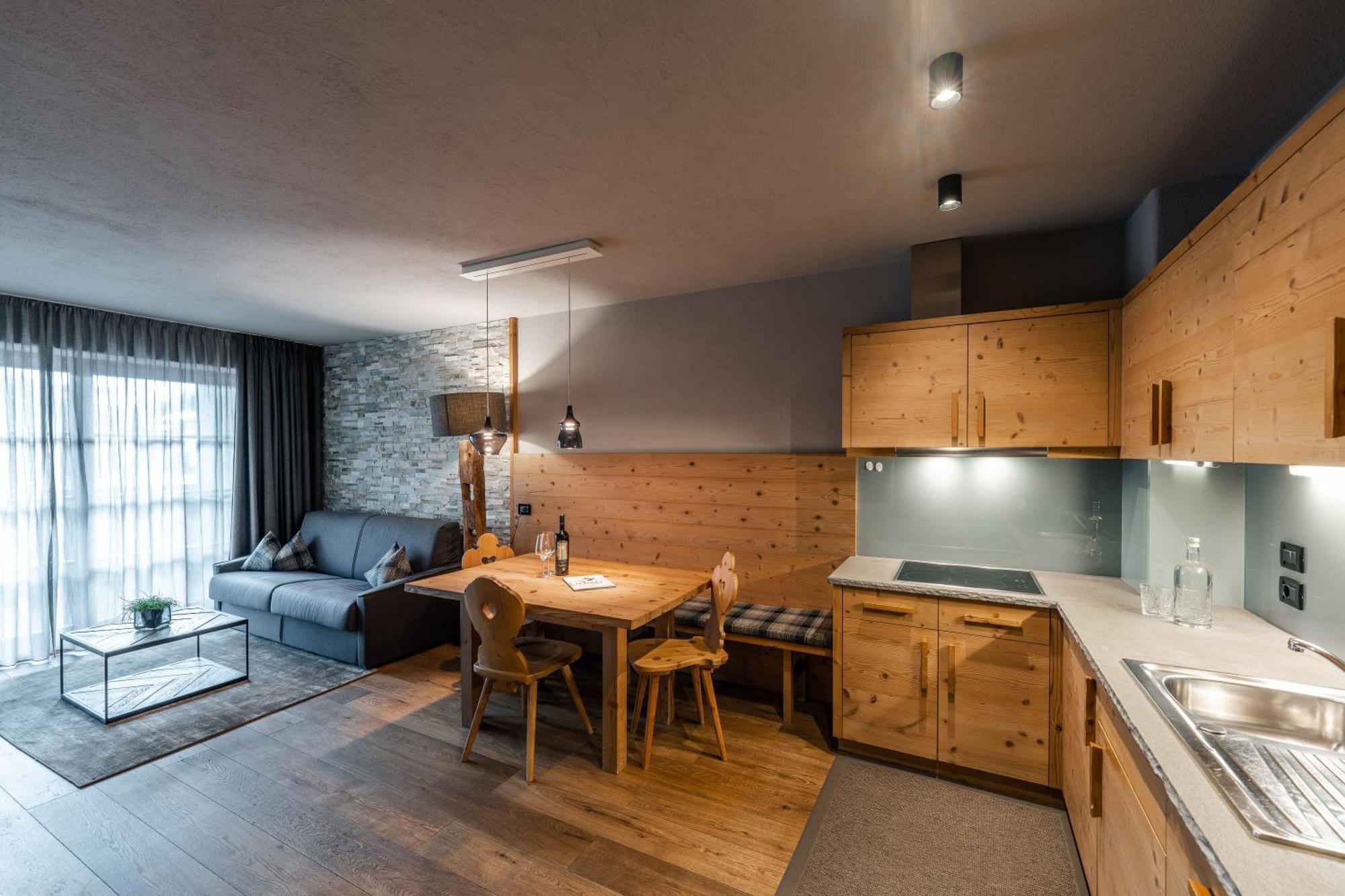 Sportony Mountain Lodges La Villa  Exteriör bild